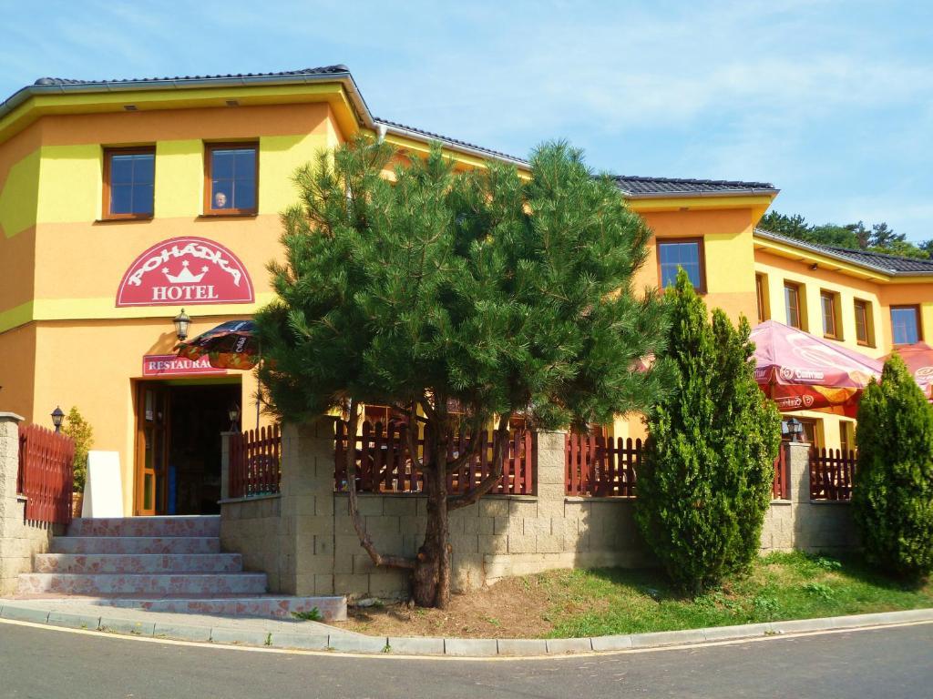 Hotel Pohadka モスト エクステリア 写真
