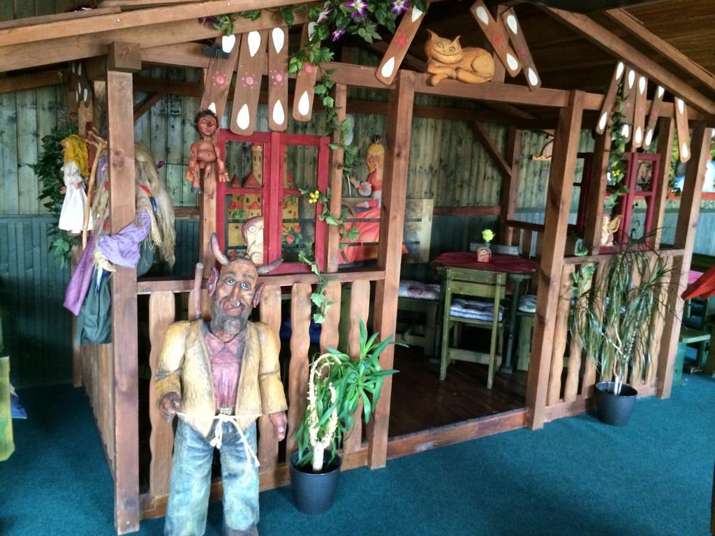 Hotel Pohadka モスト エクステリア 写真