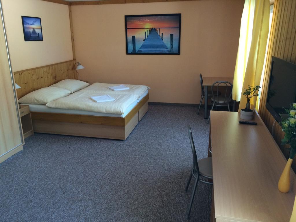Hotel Pohadka モスト 部屋 写真